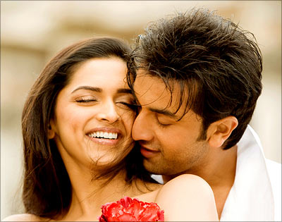 Ranbir bumps into ex-flame Deepika